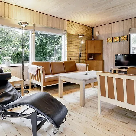 4 Star In Vaeggerlose Bøtø By